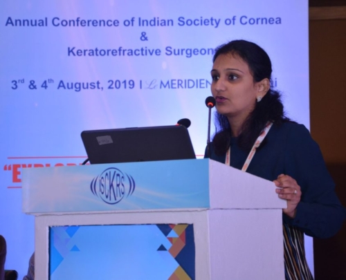 Dr. Aditi delivering Talk as a Faculty at Indian Society of Cornea and Keratorefractive Surgeons